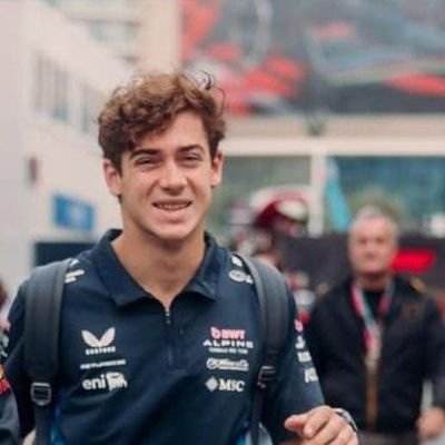 433roci's profile picture. 4 43 33
•|siéntate a la puerta de tu casa y verás el cadáver de tu enemigo pasar|•