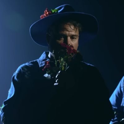 DinoFabri_'s profile picture. Maravilla de mi edén, no te quedes sin hablar, que la vida pareciera una gota de cristal.