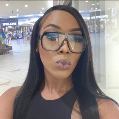 nyalanae's profile picture. IG: @nyaabb