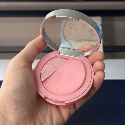 evenmakeup's profile picture. ส่งต่อของที่ซื้อมาใช้เอง ใช้ไม่ทันค่า ขายมานานแล้ว ขอดูเครดิตการขายได้ค่ะ ไม่รับจอง/ผ่อน รับไม่รับแจ้งน้า ซื้อแล้วไม่รับคืน ดูรีวิว 👉🏻 #รีวิวevenmakeup