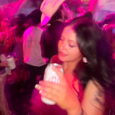 cuntryqueen69's profile picture. slippery when wet