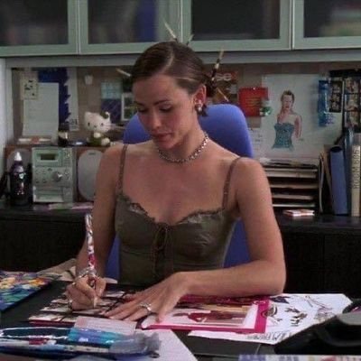 fallen_insania's profile picture. 25/ letras y arte arte arte🌈✨
 JVG - UBA📚