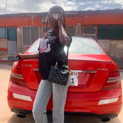 YhaarMila04's profile picture. 