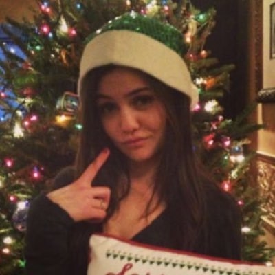 lunesume's profile picture. She/Her - 🏳️‍🌈