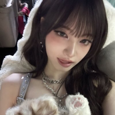 meltwithvi's profile picture. 23 || not new to edtwt !! simply came back 🫶🏽 || CW: 126.8lbs