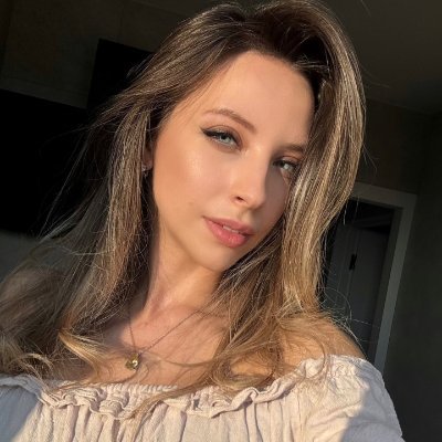 sailianleak's profile picture. Don’t try to please others or pretend to be someone you’re not. Do what you love and live the life you want.