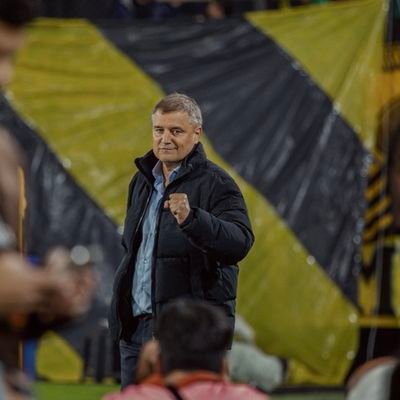 TonyMacedo1999's profile picture. La vida es ese tiempo aburrido y tedioso que transcurre entre un partido de Peñarol y otro...