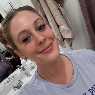 mia22388's profile picture. I found peace ☮️in longitude ❤️