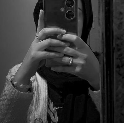 af_reen_bhat_'s profile picture. Dil se bada koi Qabristan nai🥀   Mathematics//