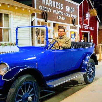 _alvarado_l's profile picture. Abogado