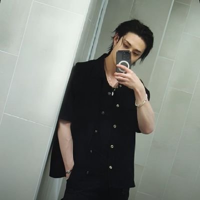 bangchan99389's profile picture. 비공개 페이지 팔로우 팬 💜