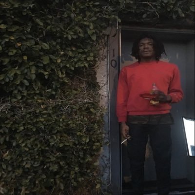 scaredliltwink's profile picture. mrew