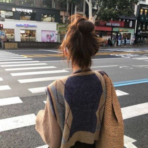 e4b0cj7727345's profile picture. The world is as big as your heart