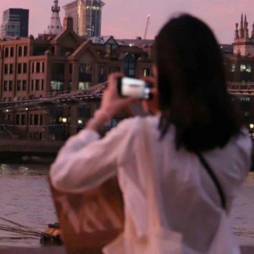 r723lhbu55160's profile picture. The world is as big as your heart