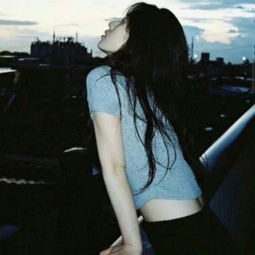 wqdlp6zw69994's profile picture. The world is vast, depending on how big your heart is