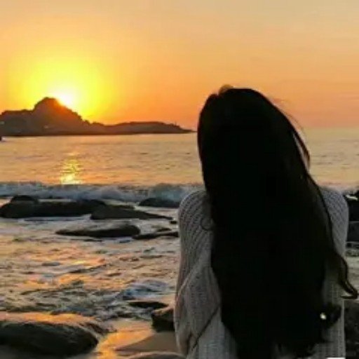 9t2r2mgm54692's profile picture. The world is vast, depending on how big your heart is