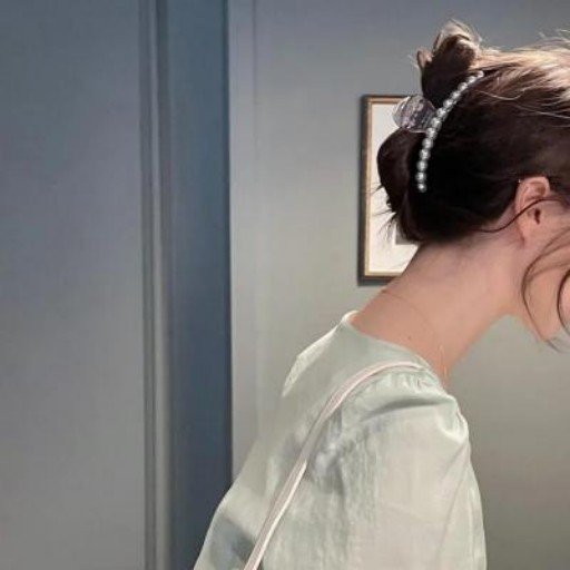 bctfj7in0830755's profile picture. The world is vast, depending on how big your heart is