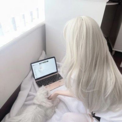 p752gk6148301's profile picture. The world is vast, depending on how big your heart is