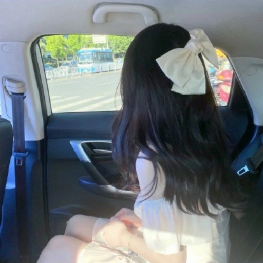 wt9zeiice34372's profile picture. The world is vast, depending on how big your heart is