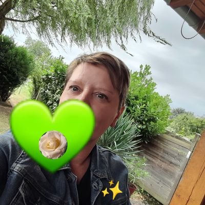 Elisa00835352's profile picture. 🏡🥰🥰🥰Nature🐾J'Aime🩷la Vie🌞que j'Ai😍🤗.En couple👫💕💍maman🩷d'une JF👱‍♀️🌼20 Ans💗.J'Adore🩷🌳🌾🐦🌿💚💦🌊🐬☀️🎶💃🧚‍♀️.Boulot🏥❤️‍🩹🫴👩‍❤️‍💋‍👨💖🏨🌈