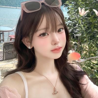 YuliJuita's profile picture. 라인:en166 , 지역 나이 상관없이 술한잔 하면서 편하게 대화도 나누고 저랑 휴가도 다녀올수 있으시다면......