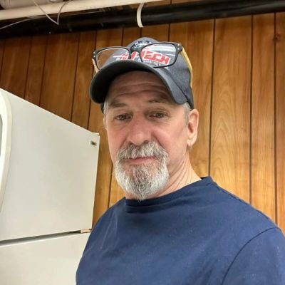 MichaelMcK96910's profile picture. Being single doesn't mean no one wants you . It means God is still busy writing your love story .❤️❤️