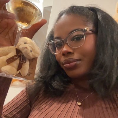 ashdollas_'s profile picture. girl you thought you ate? ♒️🌞 | ♋️☝🏾| ♎️🌚