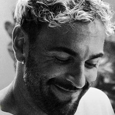 SofiaL7__'s profile picture. 𝒟𝓊𝑒 𝓋𝒾𝓉𝑒..𝑔𝓊𝒶𝓇𝒹𝒶 𝒸𝒽𝑒 𝒹𝒾𝓈𝑜𝓇𝒹𝒾𝓃𝑒! ✨🤍