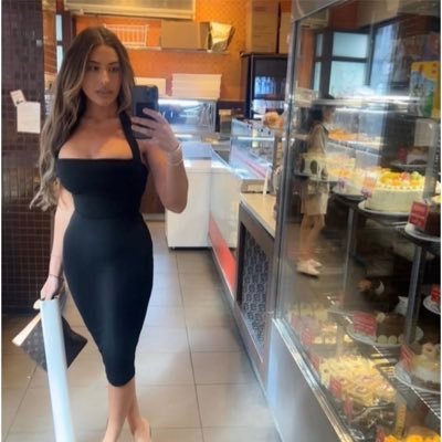 Antoniaa8tf's profile picture. 