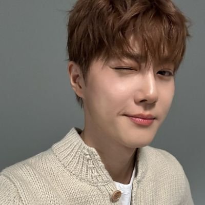 Nabatt_20110's profile picture. Exo+3
♡~....
IRexoL 🦋
نبات هستم یکی از دخترای اکسو پلنت :)...♡