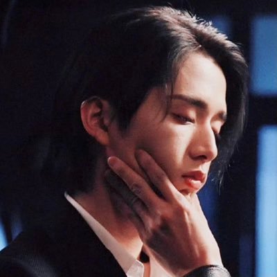 zhaosu99's profile picture. 原来花一直都是你放的。