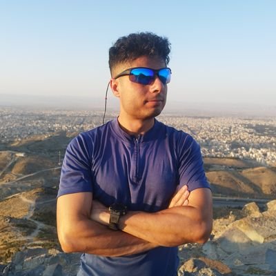 sinaa_it's profile picture. 