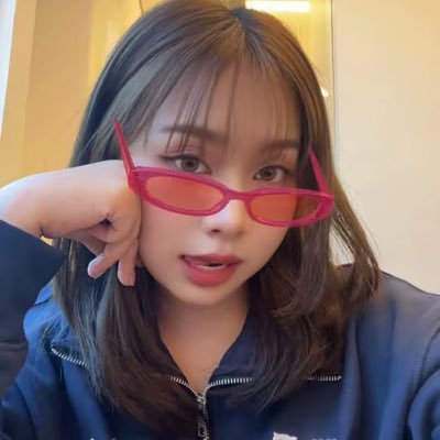 urfinalglitch's profile picture. 🕊