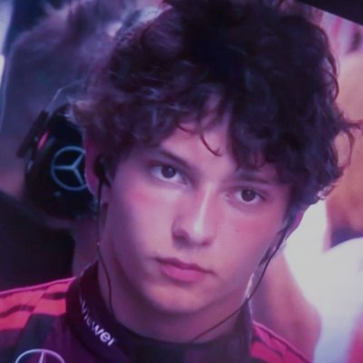 redfanlights's profile picture. op1 is happening. i can see it.