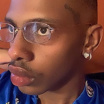 jahskies's profile picture. floating