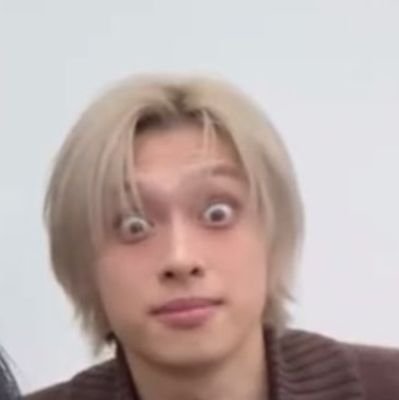 maminyanahnul's profile picture. ini akun dimana saya mencoba utk menjadi extrovert
kadang pake aku kadang pake gw, suka2 saya👍
wong jowo neng depok
seringnya cuap2 soal xh, skz, svt