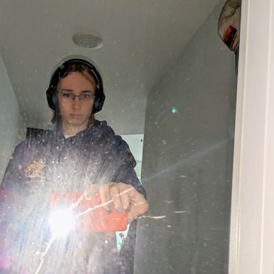 abbyfour's profile picture. public transit / cities / hockey / birding / design / kpop 🏔️🌊🇨🇦🏳️‍⚧️ 24 | she/her :3