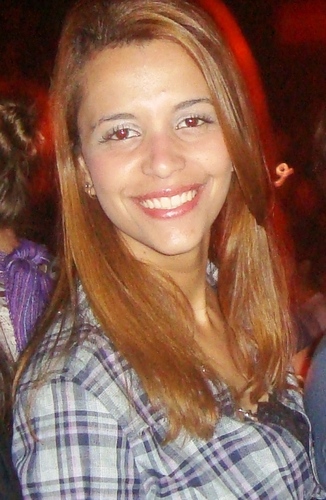 Tenho em mim todos os sonhos do mundo. Administradora, Sonhadora, Cruzeirense, Sensível, Chorona! Sigam-me os bons!!!