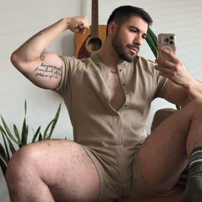 frankfurdr's profile picture. https://t.co/GeoHnKoMIp 70% OFF