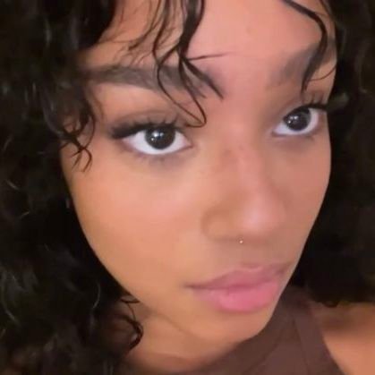 manzgurl's profile picture. manon stan