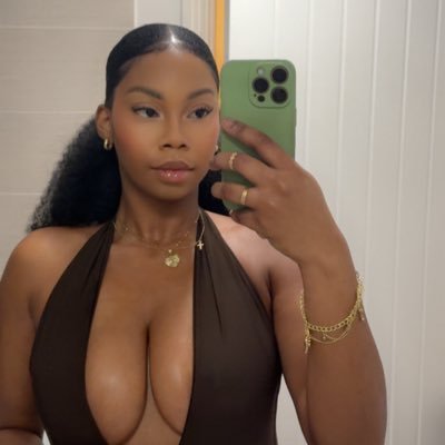 justalexandri's profile picture. fete fairy 🧚🏽🇹🇨🇻🇨 in a toxic relationship with scuderia ferrari