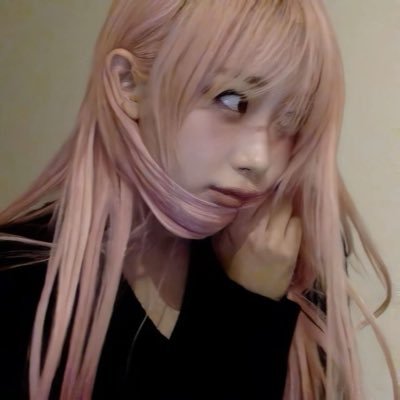 bapseyy's profile picture. just a girl w purging disorder/mia