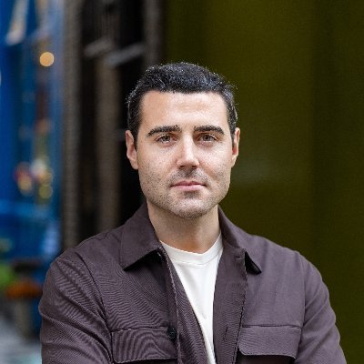 guichardpaulo's profile picture. Building the future of Business Identity @ConduktHQ 🚀
Season ticket holder @SLBenfica 🔴
@USC alum ✌️