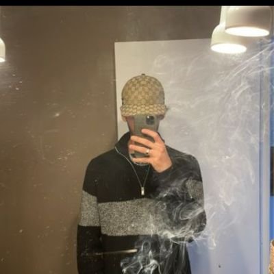 AdamA17617's profile picture. bi de valence                                                       LA VIE BELLES🥰💯❣️🤟