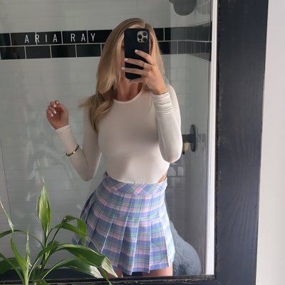 helloariaray's profile picture. 5x Playboy Model 🐰 | Top 2% OF 😈 | 📧 helloariaray@outlook.com