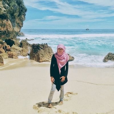 eni_arunika's profile picture. • writer and illustrator • klik my link •