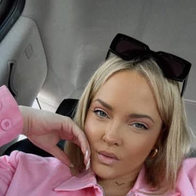 ridderjennifer_'s profile picture. coffee. film. poetry. romanticizing the little things ☁️ here for the vibes only