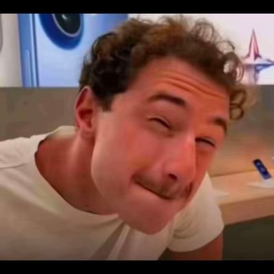 ball_hashira's profile picture. Alien 👽...... Tweet whatever..... 
Might be stupid.