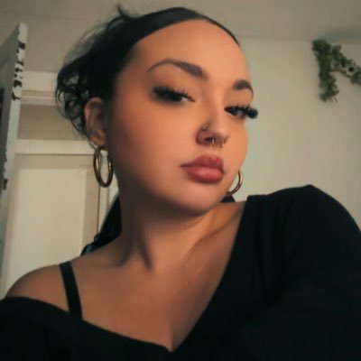 lizfrommarss's profile picture. Gamer | Artist |🇵🇷 | 𝐽𝑜ℎ𝑛𝑛𝑖𝑒 10/9/17💕💍