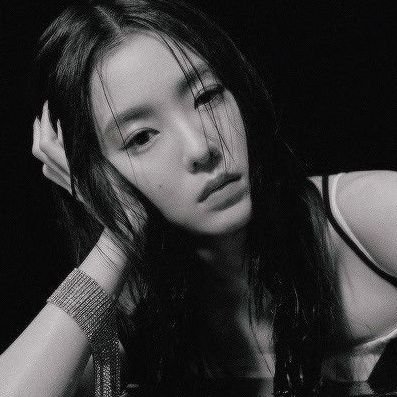 renebaebhae's profile picture. Wandering in SMLEGENDS’ garden of grace.